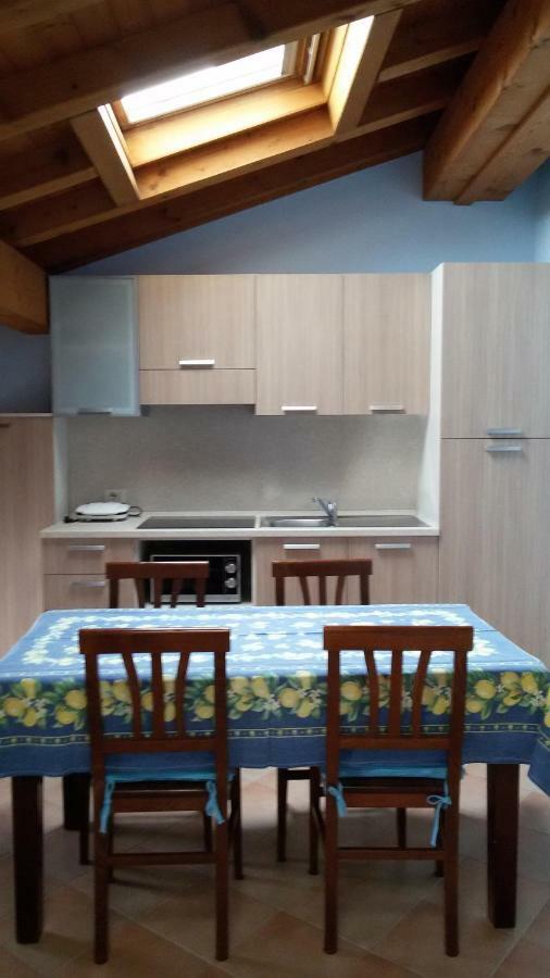 Mansarda Ariel Apartment Limone sul Garda Ngoại thất bức ảnh